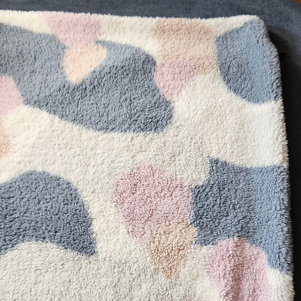 UGG Multicolor Plush Pillocover 20
